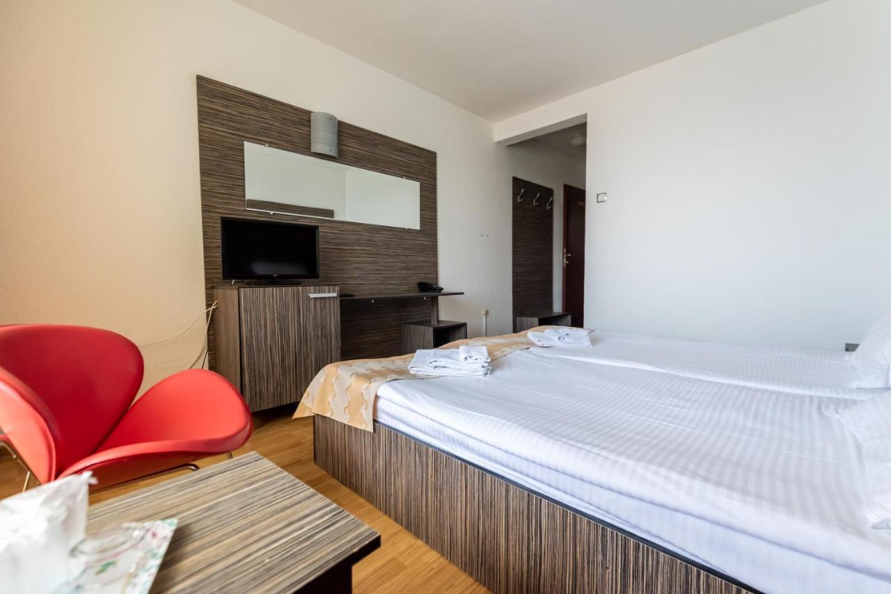 Hotel Capitol Jupiter Kültér fotó